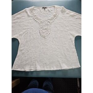 Bua Bua Blue White Blouse 2X Crocheted Neckline & Sleeve Embroidered Flowers